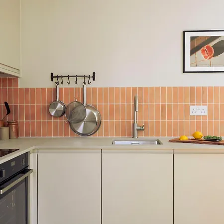 Leworth Apartments, Windsor Room photo