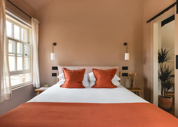 Leworth Apartments, Windsor