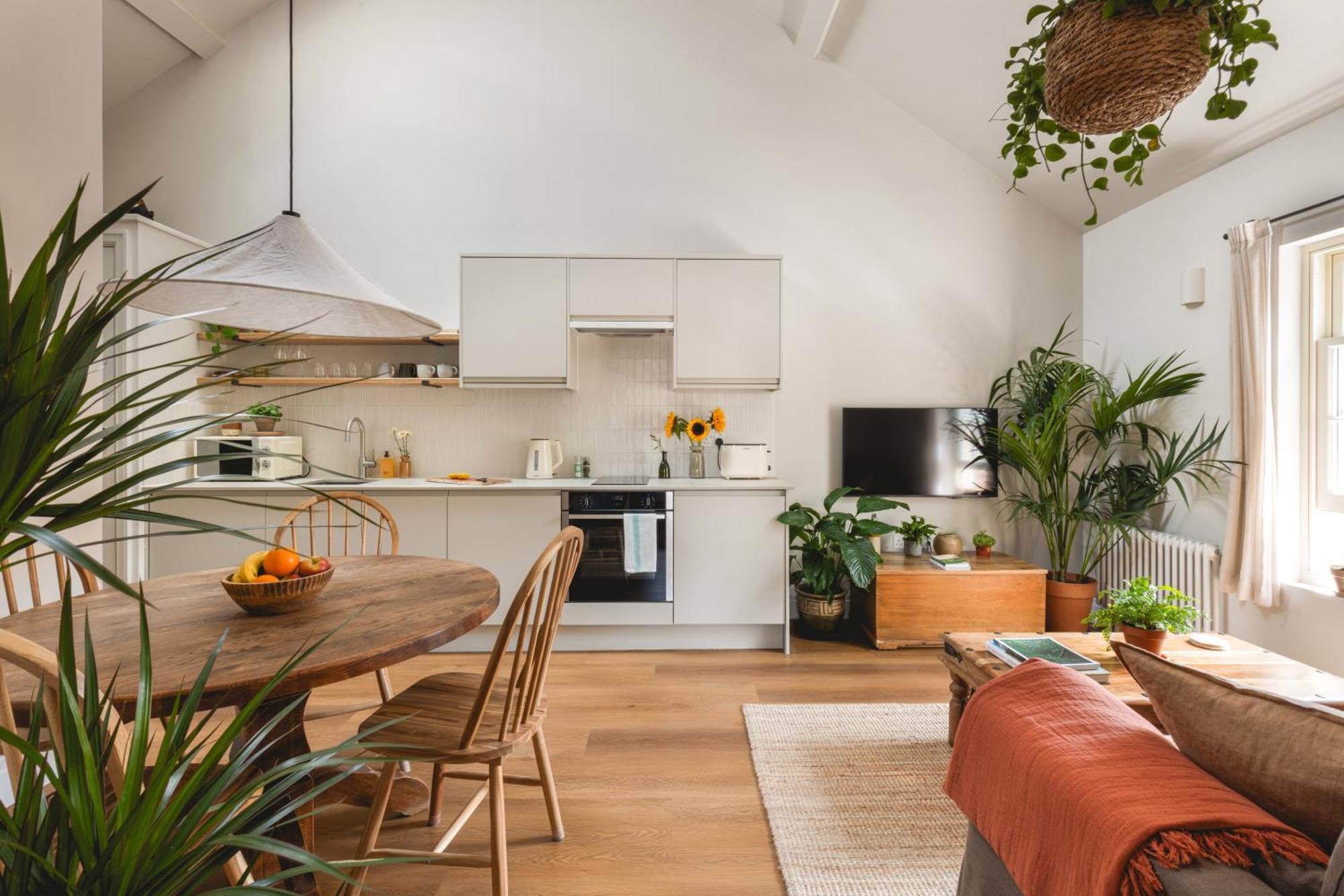 Leworth Apartments, * Windsor