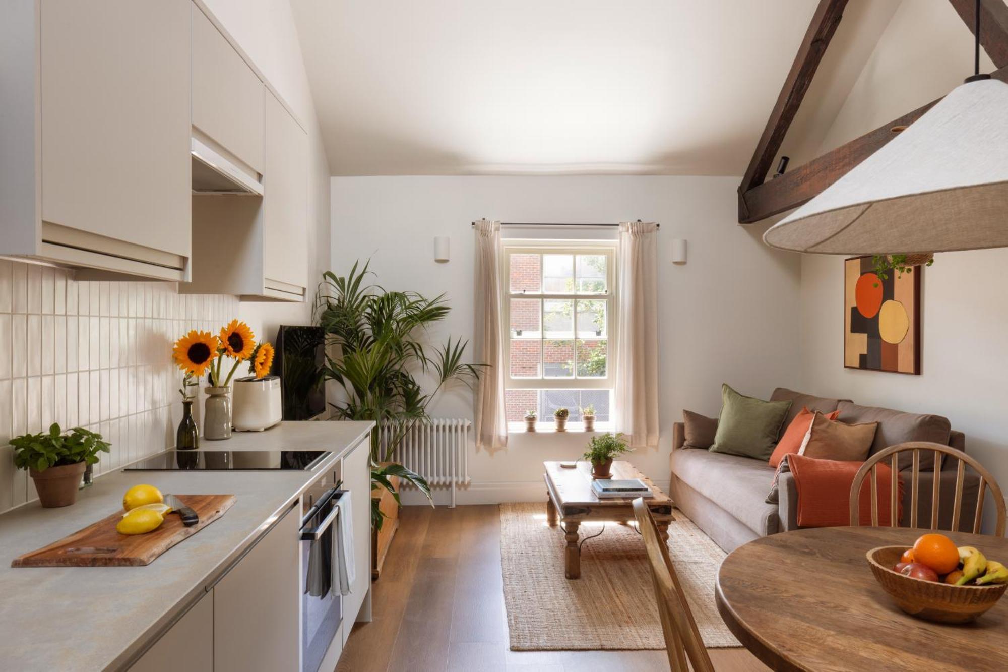 Leworth Apartments, Windsor
