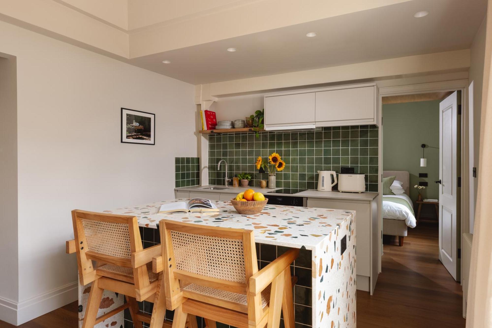 Leworth Apartments, Windsor